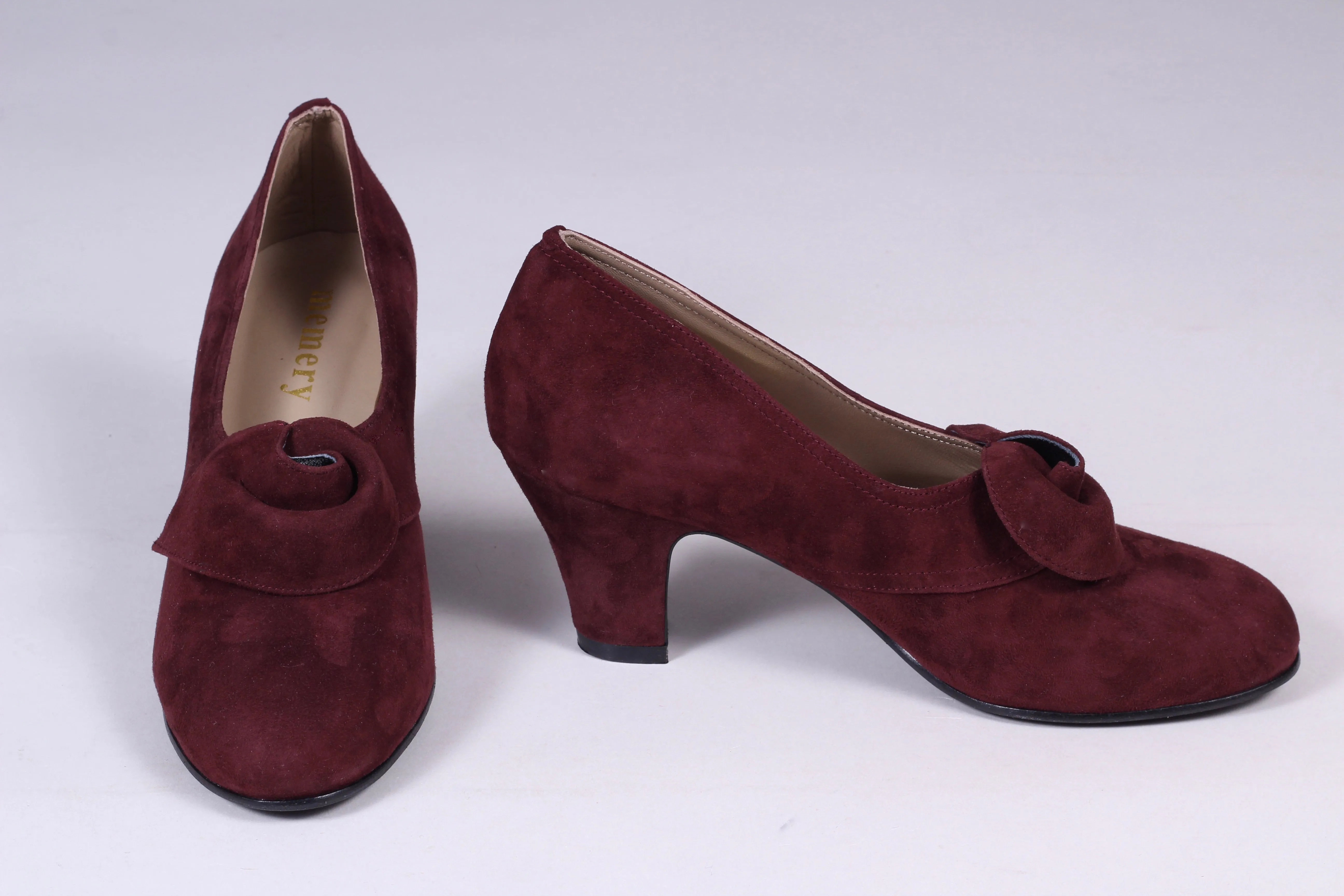 1940s style suede pumps with a rosette - Plum - Luise