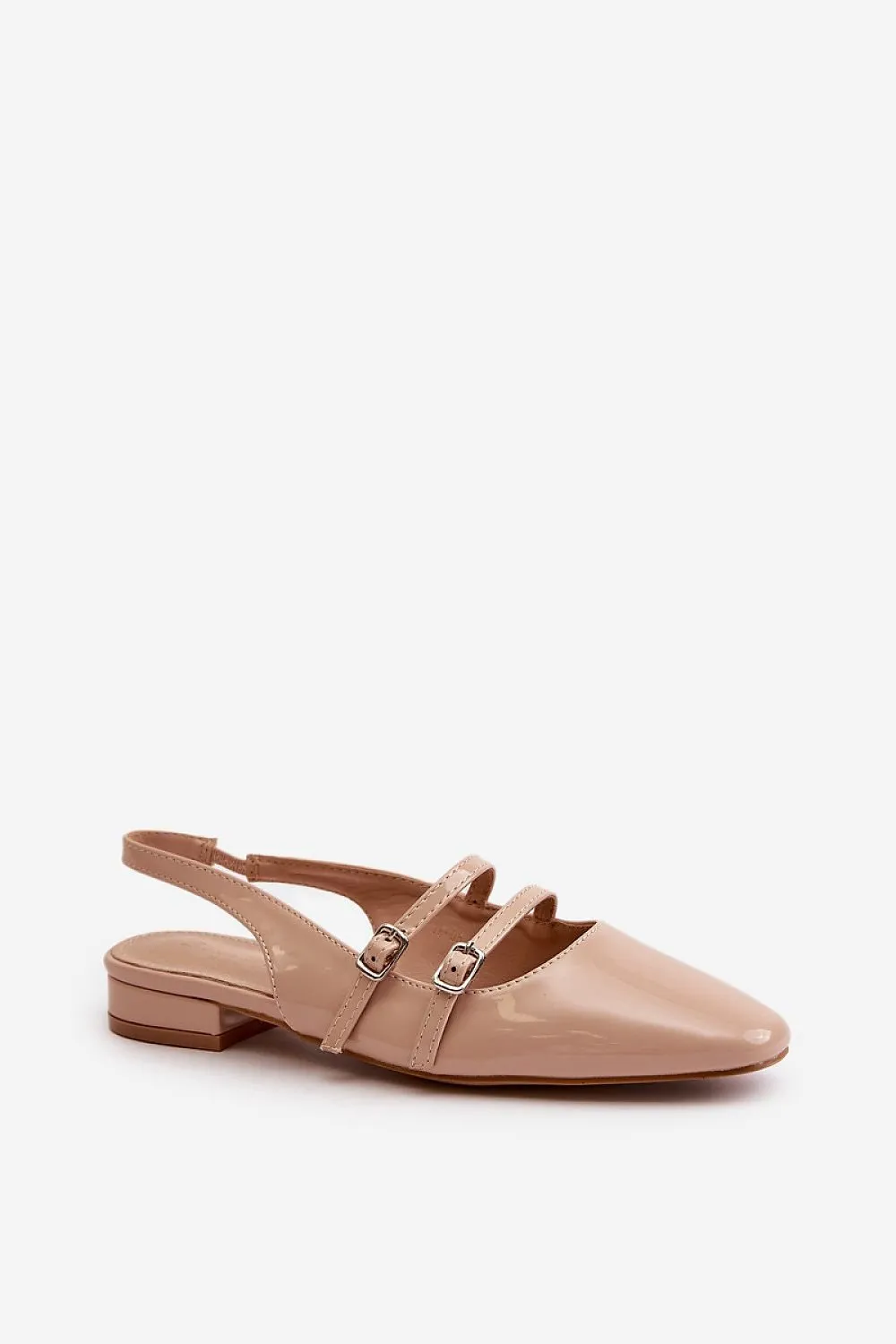 Low heel almond-shaped toes ballet flats