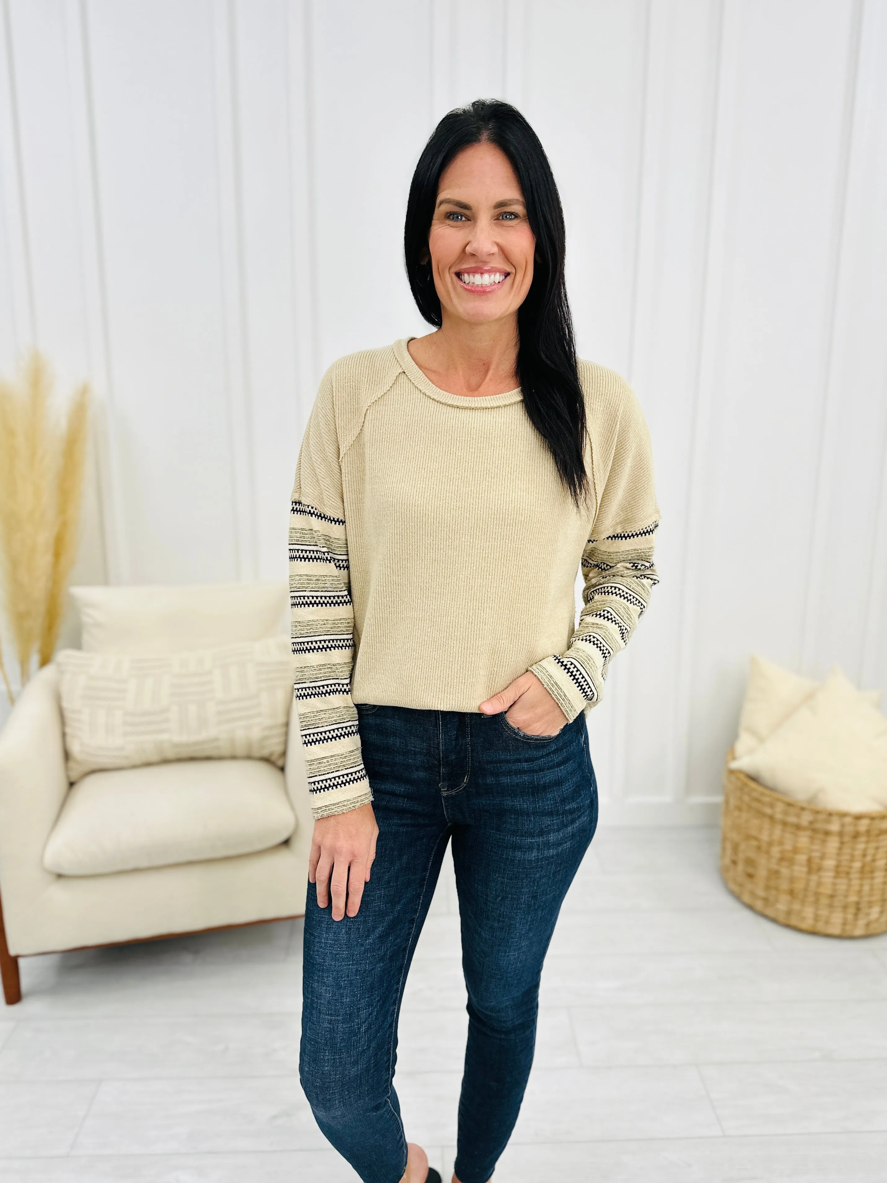 REG/CURVY It's Too Easy Top In Taupe