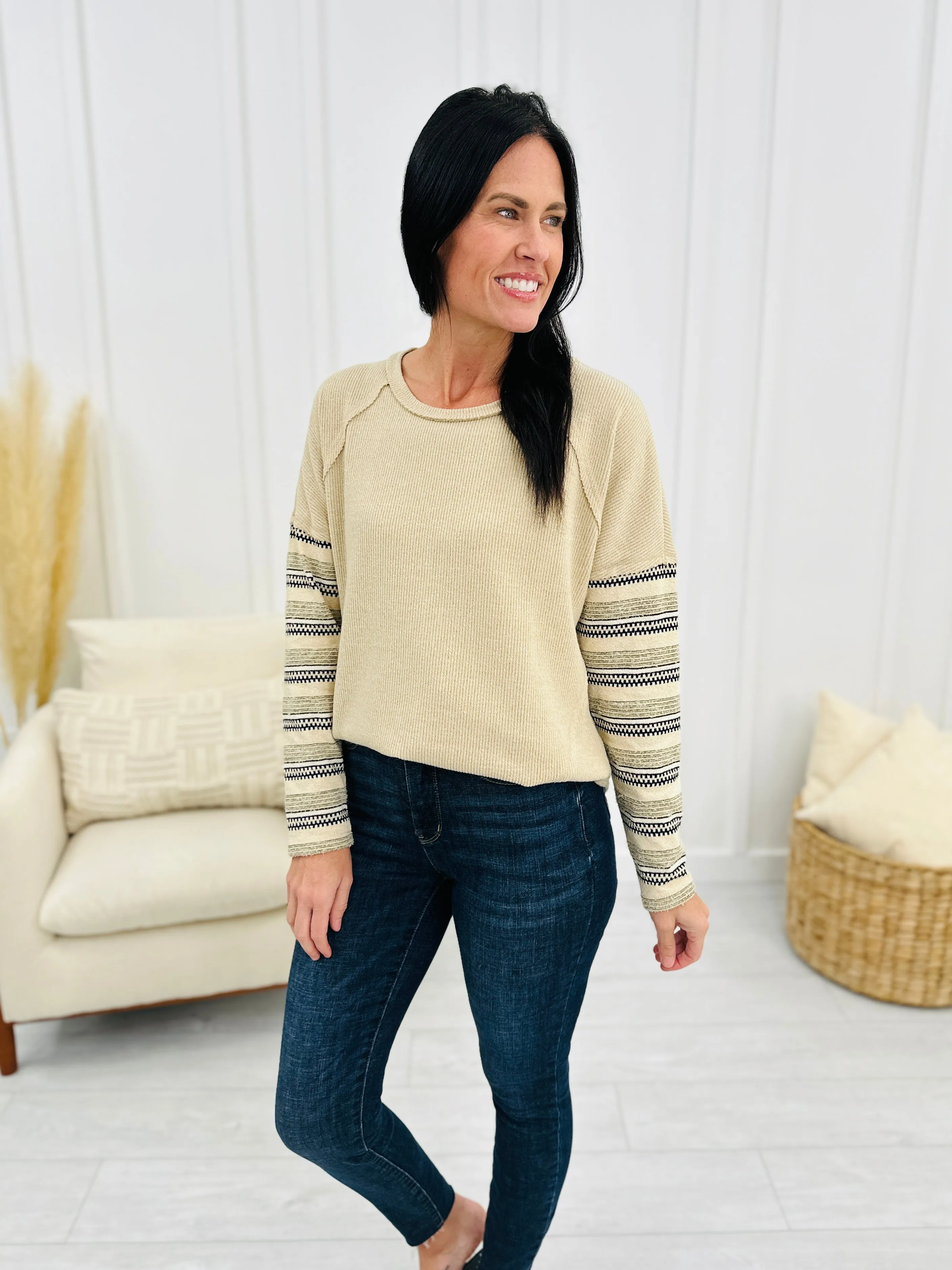 REG/CURVY It's Too Easy Top In Taupe