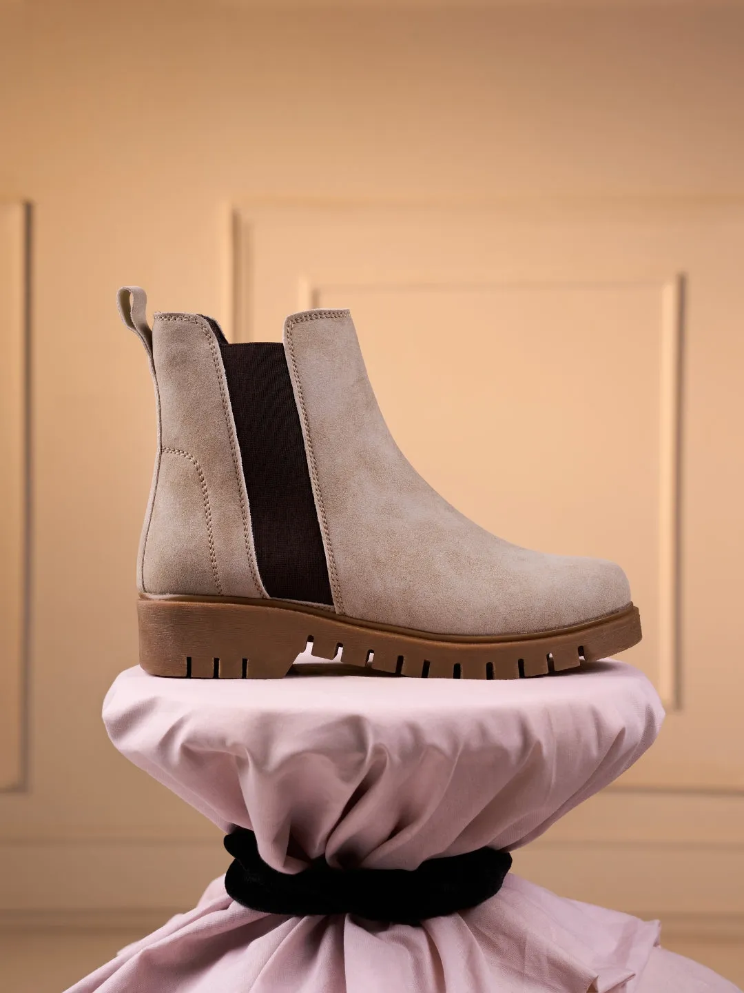 Women's Light Grey Suede Finish Boots (IU5008)